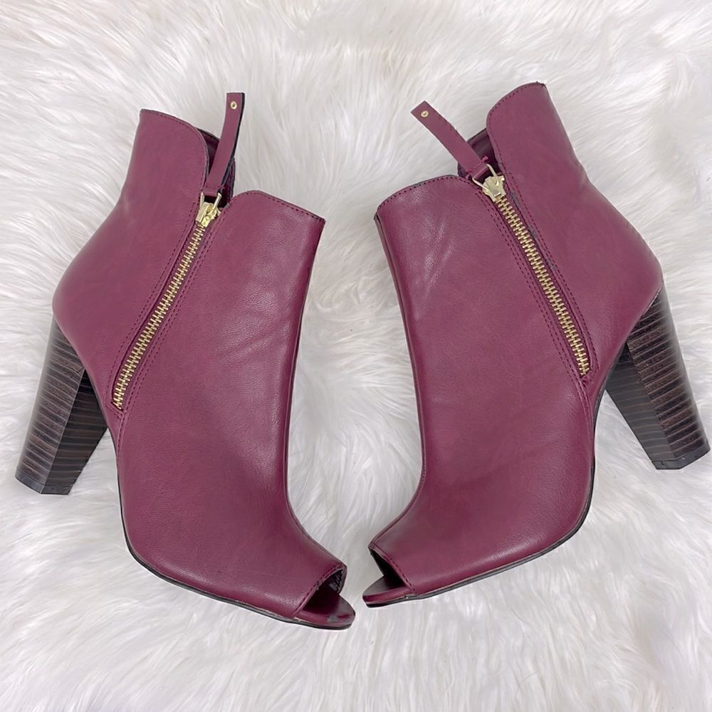 Breckelles | Burgundy open toe heel ankle booties 8.5